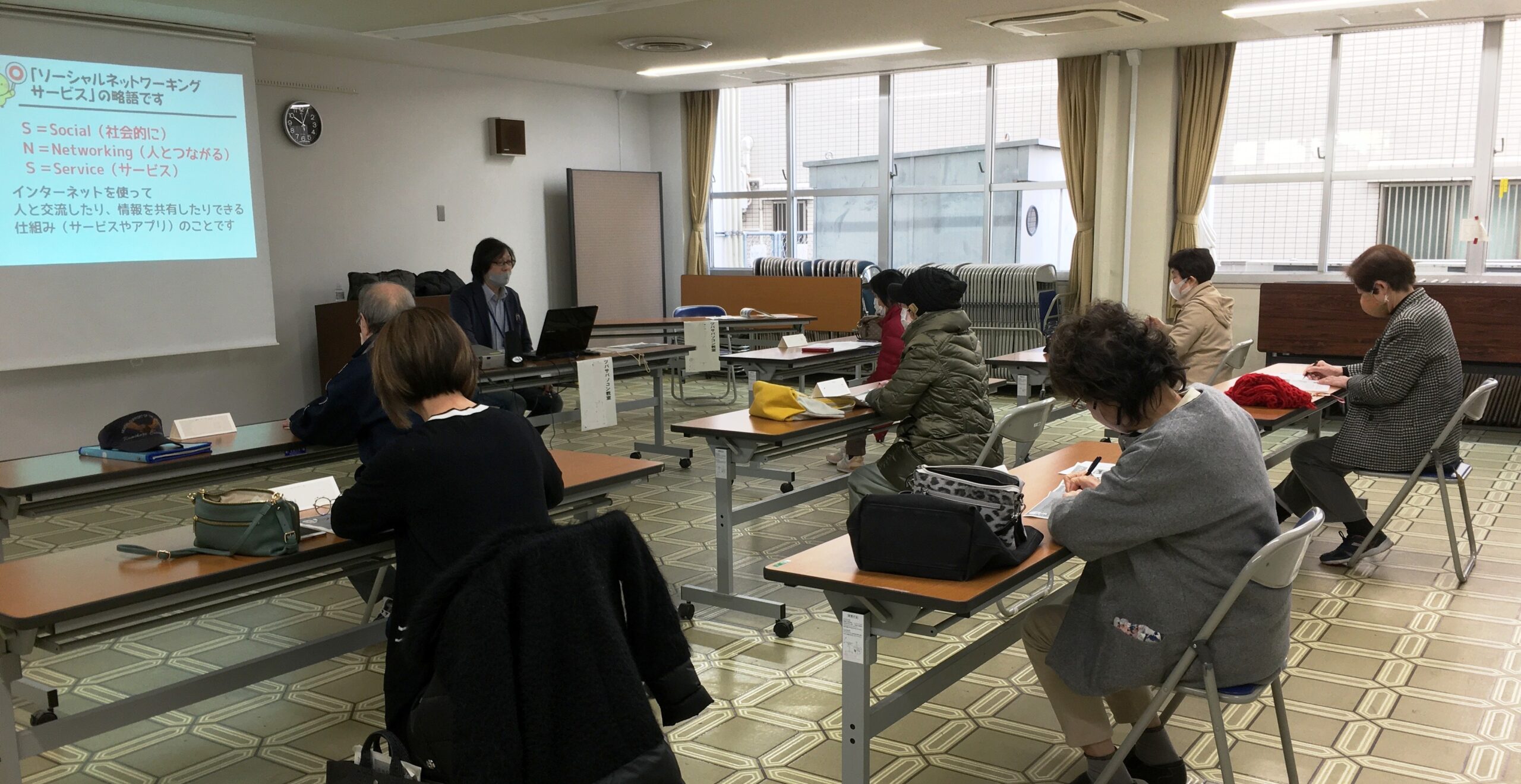 広島市西区・いきいきプラザ「スマホ講座」の講師を務めました - ツバサパソコン教室